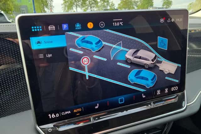 Volkswagen Passat (2025) thumbnail 18