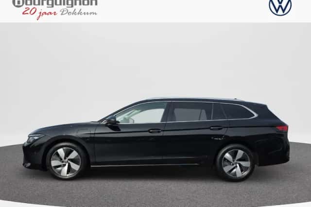Volkswagen Passat (2025) thumbnail 3