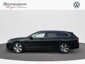 Volkswagen Passat (2025) thumbnail 3