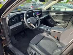 Volkswagen Passat (2025) thumbnail 4