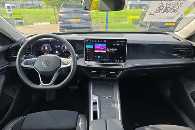 Volkswagen Passat (2025) thumbnail 5