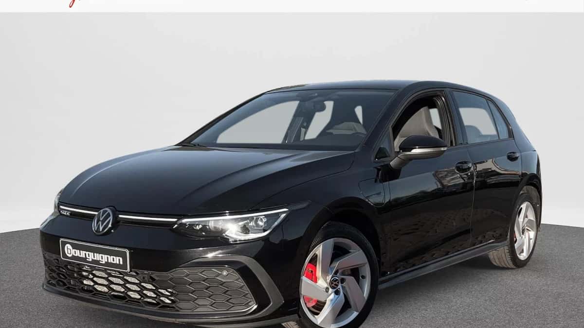 Volkswagen Golf (2022) — foto 1
