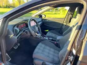 Volkswagen Golf (2022) thumbnail 4