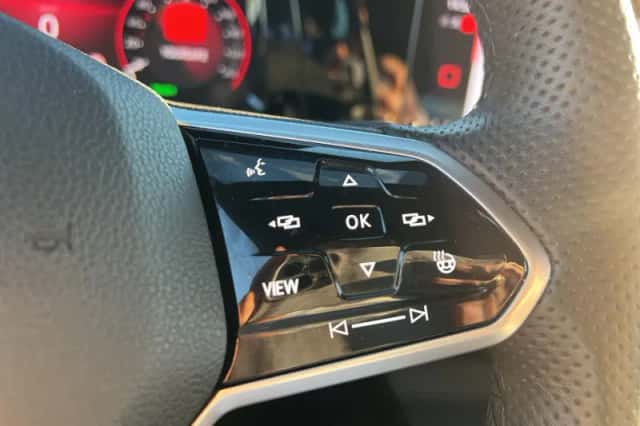 Volkswagen Golf (2022) thumbnail 8