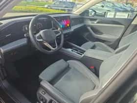 Volkswagen Passat (2024) thumbnail 2