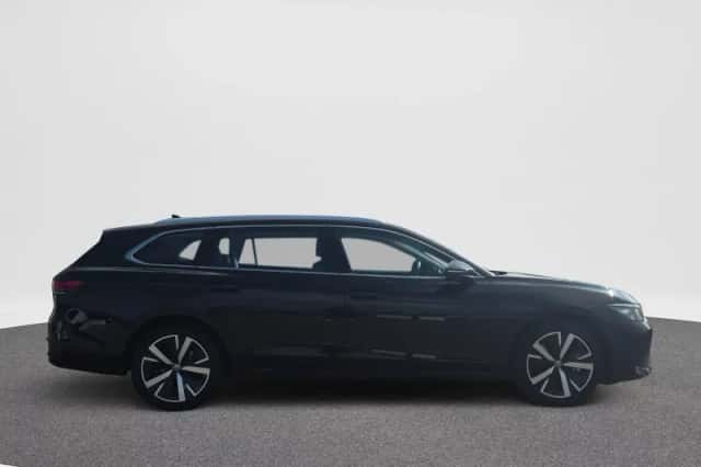 Volkswagen Passat (2024) thumbnail 12