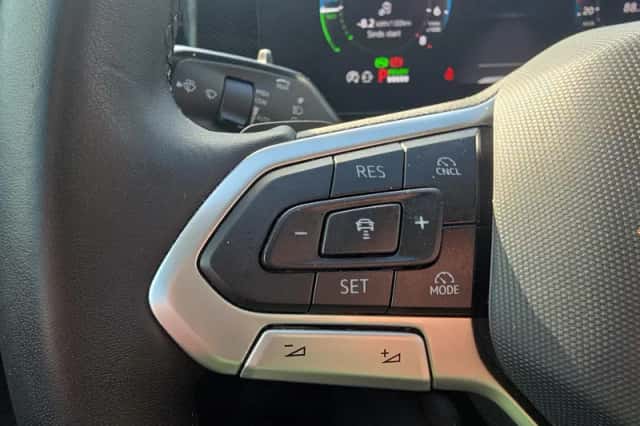 Volkswagen Passat (2024) thumbnail 16