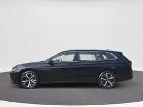 Volkswagen Passat (2024) thumbnail 3