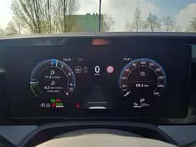 Volkswagen Passat (2024) thumbnail 5