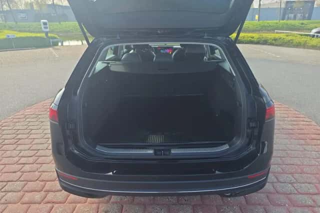 Volkswagen Passat (2024) thumbnail 9