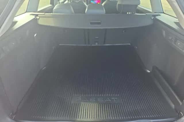 Volkswagen Passat (2024) thumbnail 10