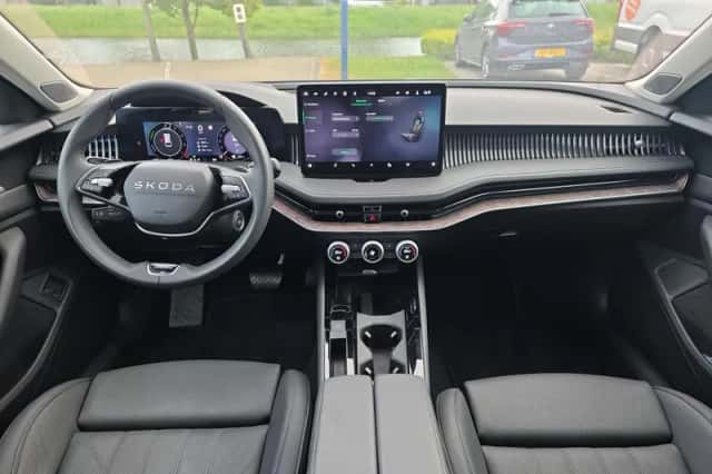 Škoda Superb (2025) thumbnail 5