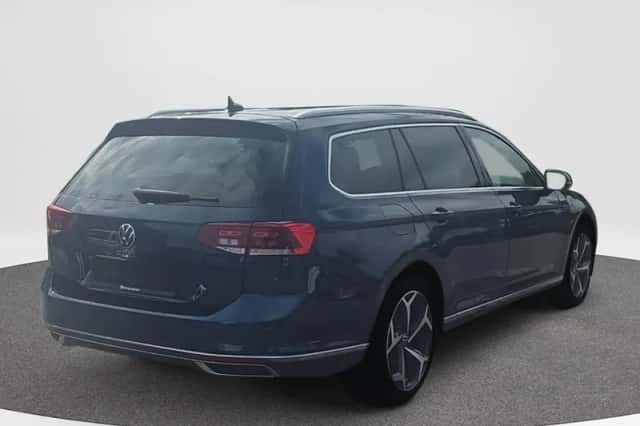 Volkswagen Passat (2022) thumbnail 6