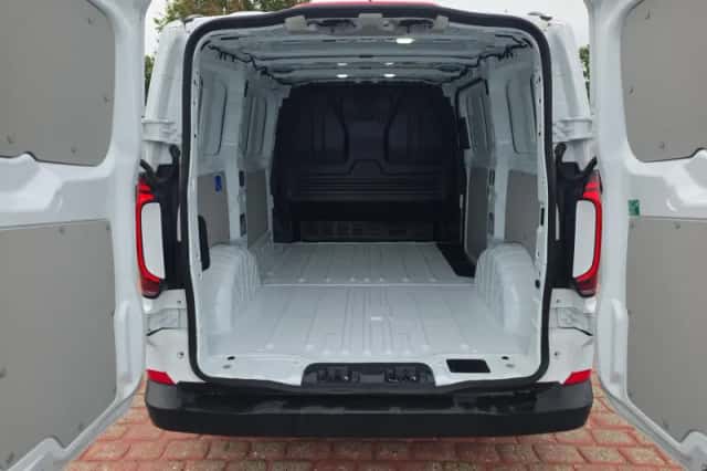 Volkswagen E-Transporter (2026) thumbnail 6