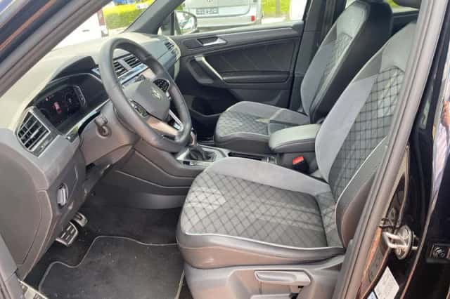 Volkswagen Tiguan (2021) thumbnail 3