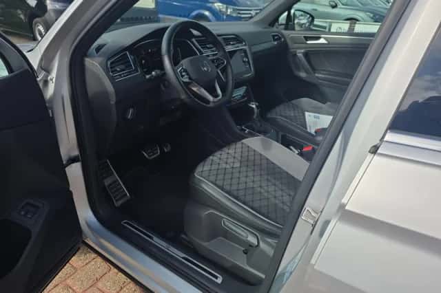 Volkswagen Tiguan (2022) thumbnail 12