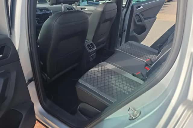 Volkswagen Tiguan (2022) thumbnail 9