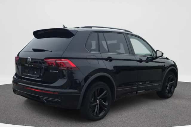 Volkswagen Tiguan (2023) thumbnail 2