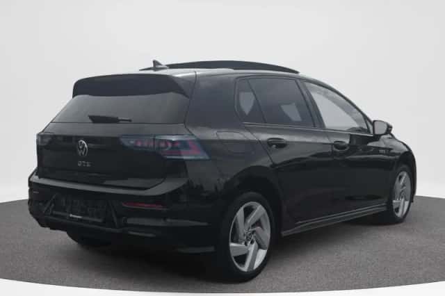 Volkswagen Golf (2025) thumbnail 2
