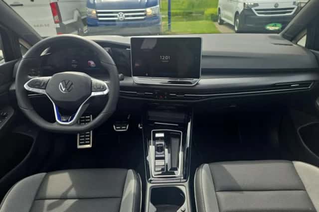 Volkswagen Golf (2025) thumbnail 5