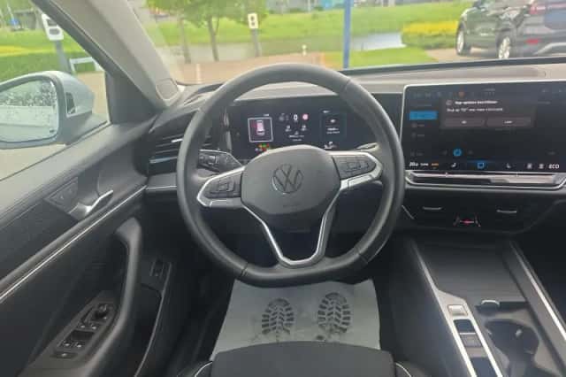 Volkswagen Passat (2025) thumbnail 11