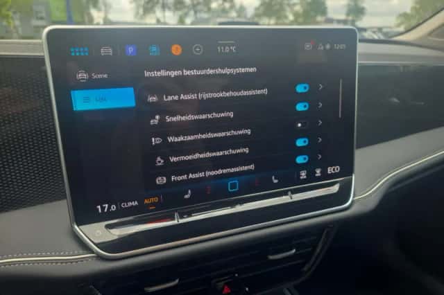 Volkswagen Passat (2025) thumbnail 15