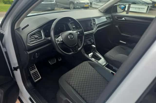 Volkswagen T-Roc (2019) thumbnail 8