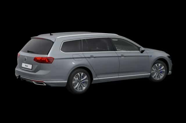 Volkswagen Passat (2022) thumbnail 3