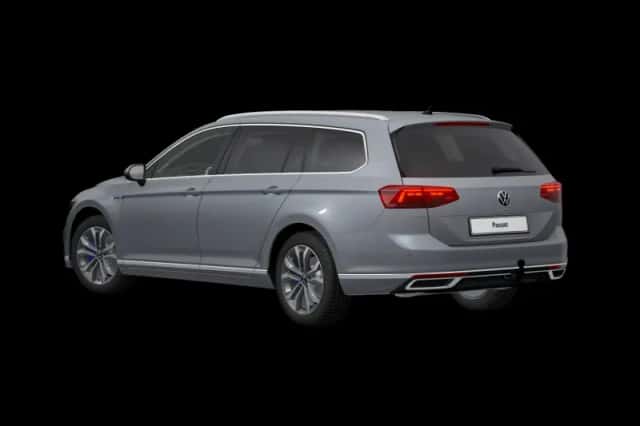 Volkswagen Passat (2022) thumbnail 4