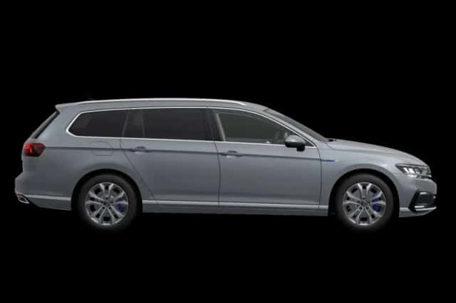 Volkswagen Passat (2022) thumbnail 5