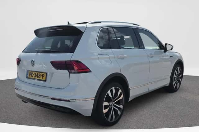Volkswagen Tiguan (2017) thumbnail 2