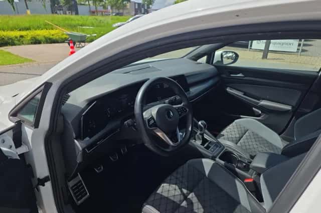 Volkswagen Golf (2022) thumbnail 3