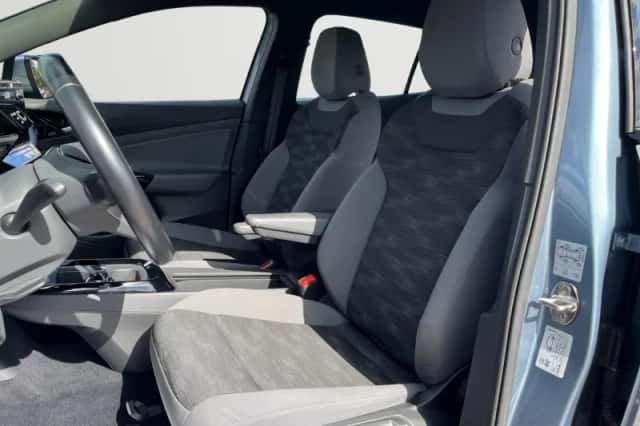 Volkswagen ID.4 (2023) thumbnail 3