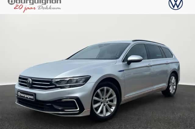 Volkswagen Passat (2021) thumbnail 1