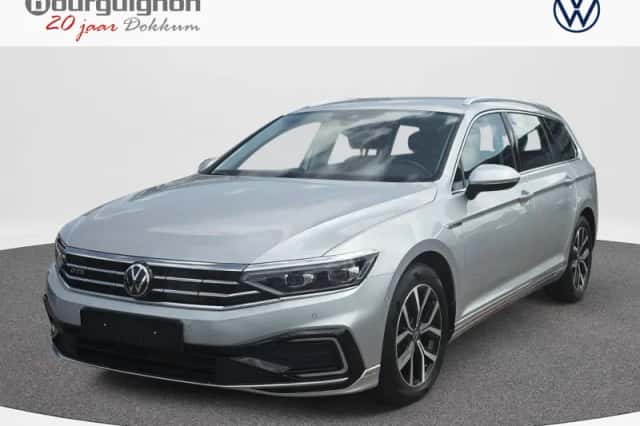 Volkswagen Passat (2021) thumbnail 1