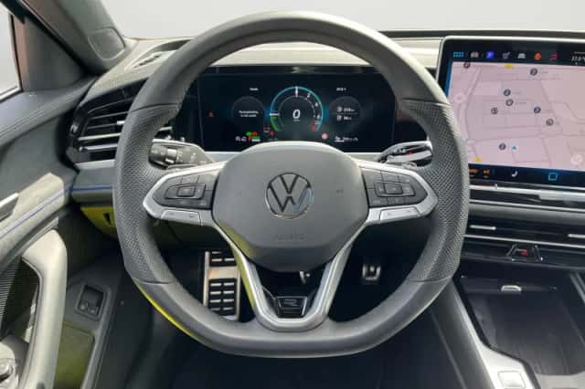 Volkswagen Passat (2025) thumbnail 5