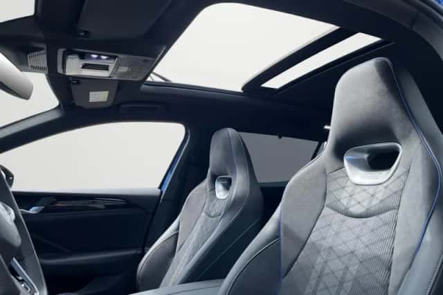 Volkswagen Passat (2025) thumbnail 5