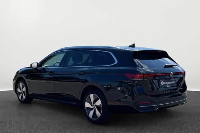 Volkswagen Passat (2025) thumbnail 2