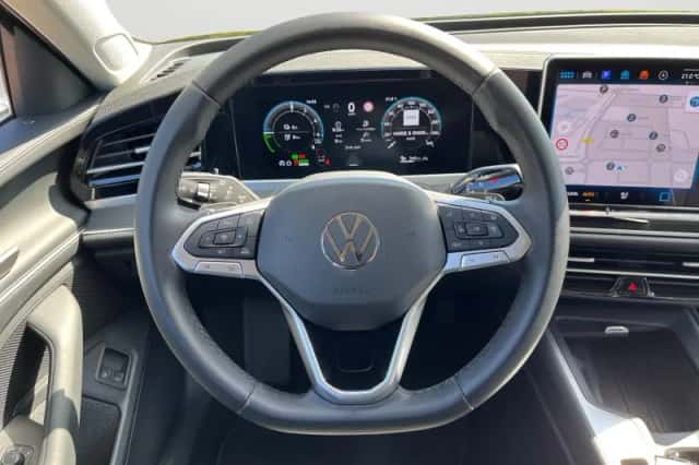 Volkswagen Passat (2025) thumbnail 5