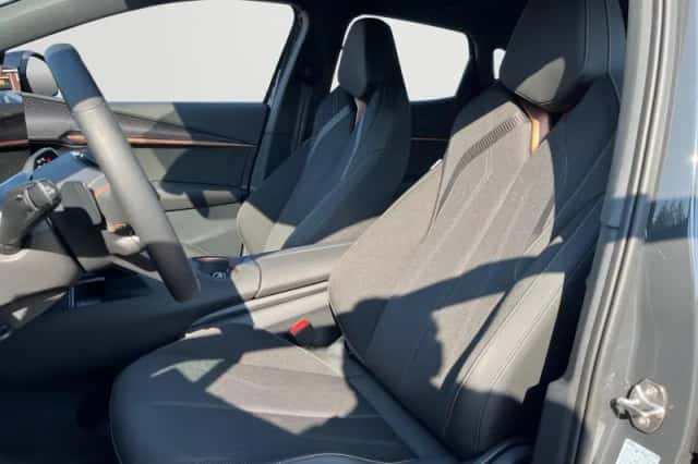 CUPRA Tavascan (2025) thumbnail 3