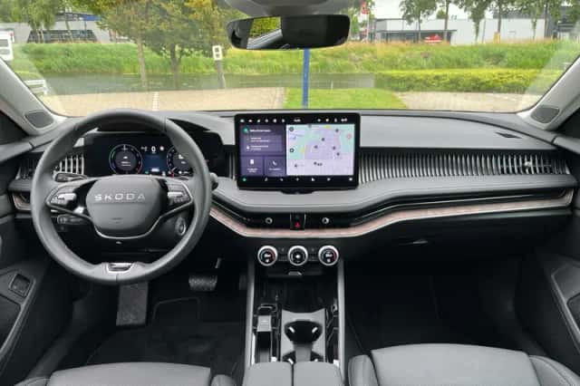 Škoda Superb (2025) thumbnail 6