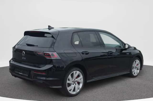 Volkswagen Golf (2025) thumbnail 5