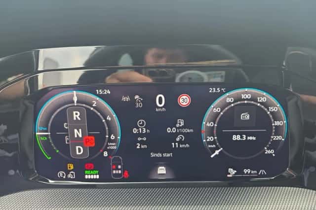 Volkswagen Golf (2025) thumbnail 6