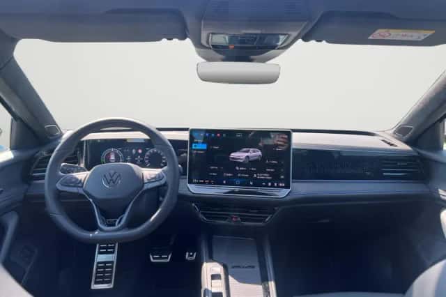 Volkswagen Passat (2025) thumbnail 6