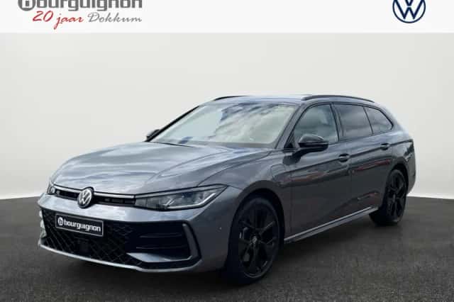 Volkswagen Passat (2025) thumbnail 1