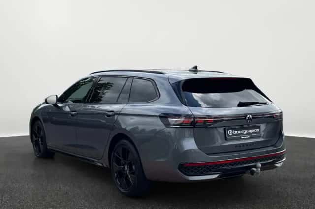 Volkswagen Passat (2025) thumbnail 2