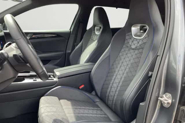 Volkswagen Passat (2025) thumbnail 5