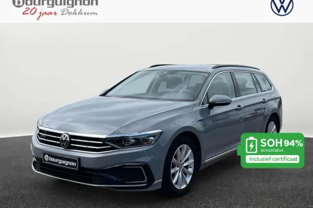 Volkswagen Passat (2022) thumbnail 1