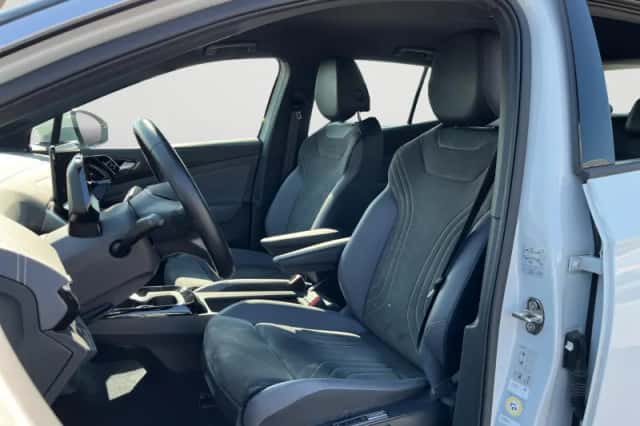 Volkswagen ID.4 (2023) thumbnail 6