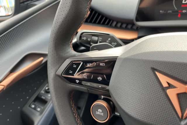 CUPRA Tavascan (2025) thumbnail 2